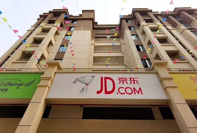 刘强东第一任老婆两人遗憾离婚，人生若只如初见，何事秋风悲画扇