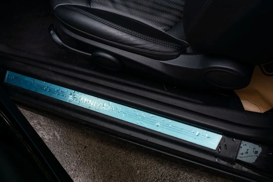 MINI COOPER Excitement：代步车不敷衍，操控、外形讲品味