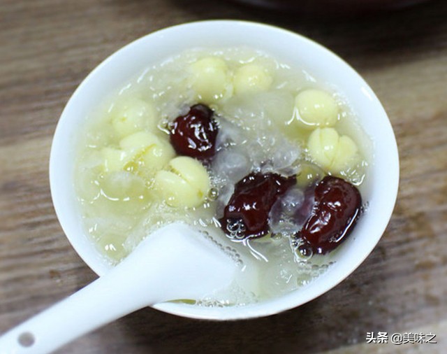 银耳糖水的做法大全（揭秘银耳糖水浓稠香甜的秘诀）