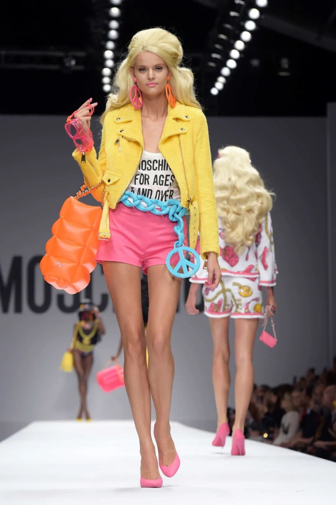 崛起的时尚大牌MOSCHINO，你了解多少？