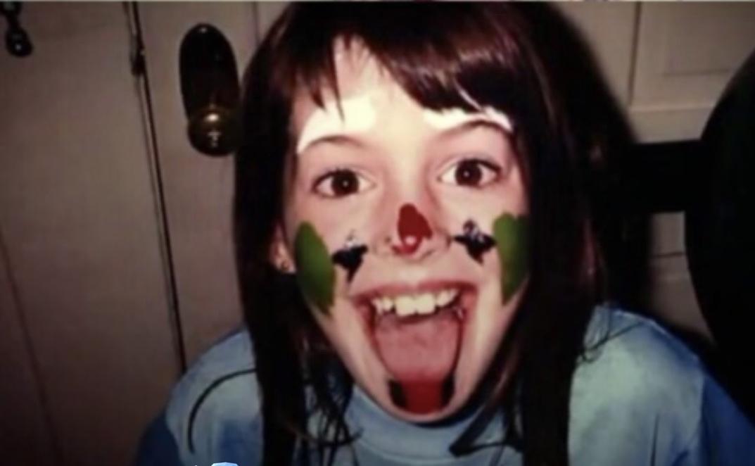 安妮海瑟薇：从万人追捧到人人唾弃的“绿茶”，她经历了什么？