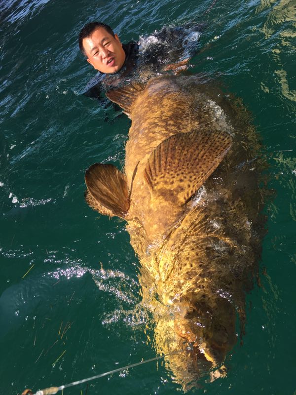 你钓到过最大的鱼有多大？20斤？对我来说那叫鱼饵