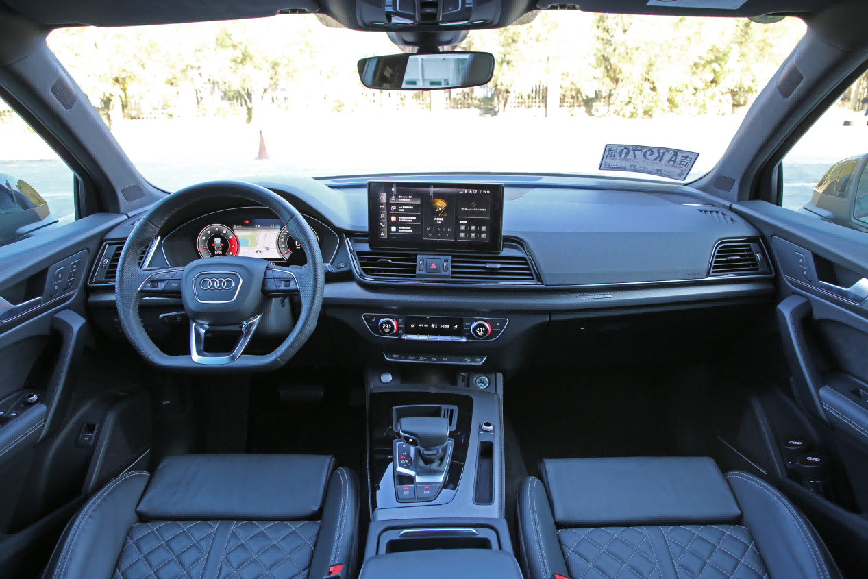 张扬的实用主义者 试驾奥迪Q5L Sportback