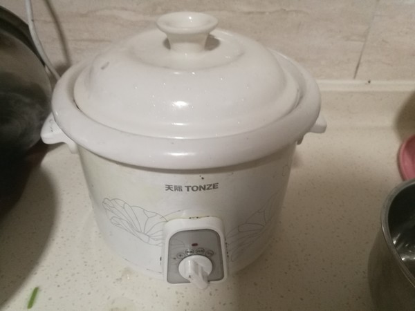 这菜俗称叫“鸡头米”，却是平价的燕窝，女人要多吃