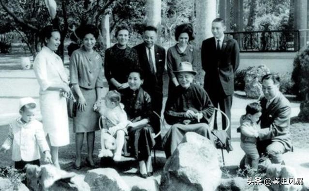 蒋孝文：蒋经国长子，曾重点培养，酗酒成性，35岁猝然昏迷成废人