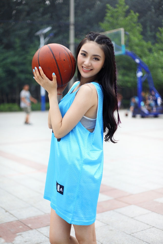 为什么nba球服短袖(NBA为何无视球员抗议力推短袖球衣？意图太明显，球迷：新的套路)