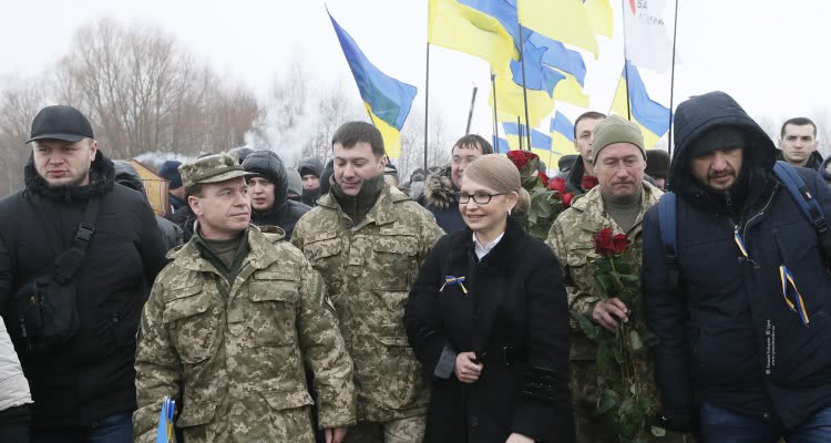 《钢铁是怎样炼成的》中反派，成为乌克兰英雄，季莫申科献花纪念