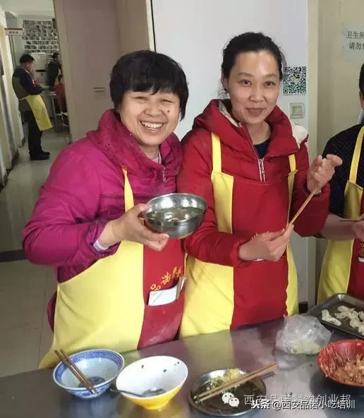 来来来，带您看看品诺餐饮小吃培训学员日常学习现场吧~