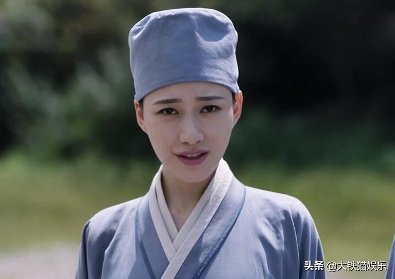 鹿鼎记名场面，7版阿珂出场，有人嗅花有人火拼，黄晓明版洗澡？