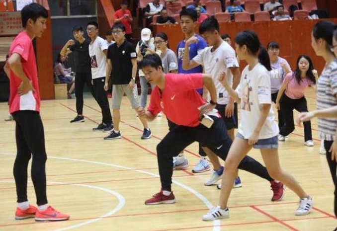 啥是“983大学”？苏炳添在暨南大学任教，校庆上的讲话逗笑众人