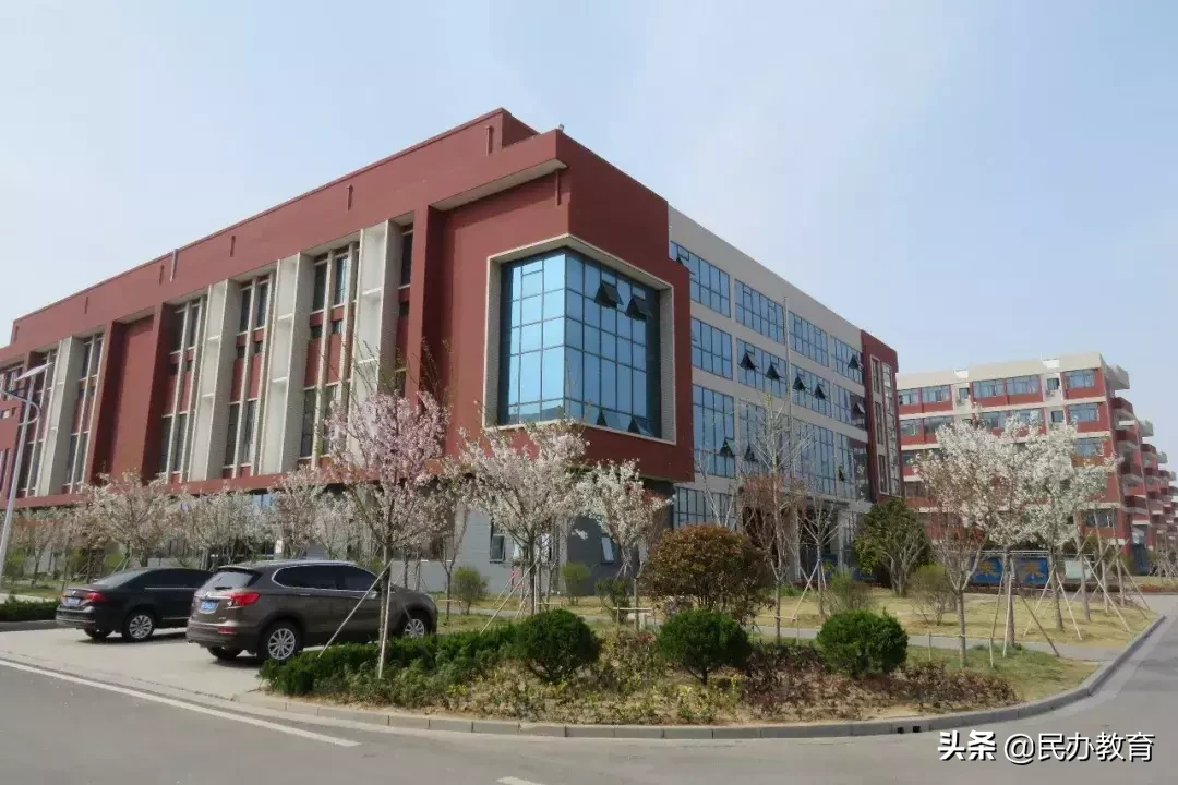 【民校风采】我们从春天出发,来连云港华杰高中,寻一场美丽的邂逅?