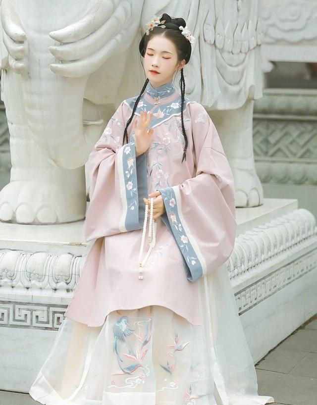 清汉女装,求求你不要"碰瓷"汉服了