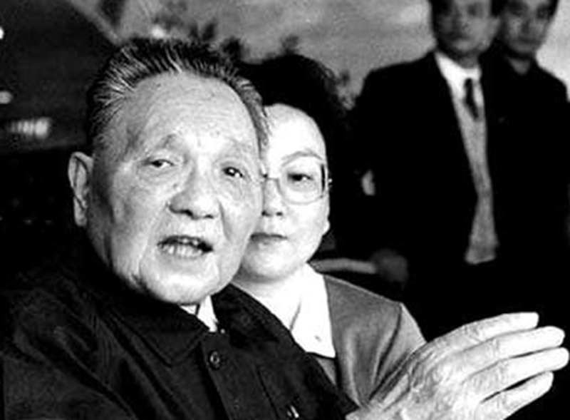 世界杯纪录片中文解说词(1987年，邓小平邀马拉多纳来中国被索天价出场费，这是怎么回事？)