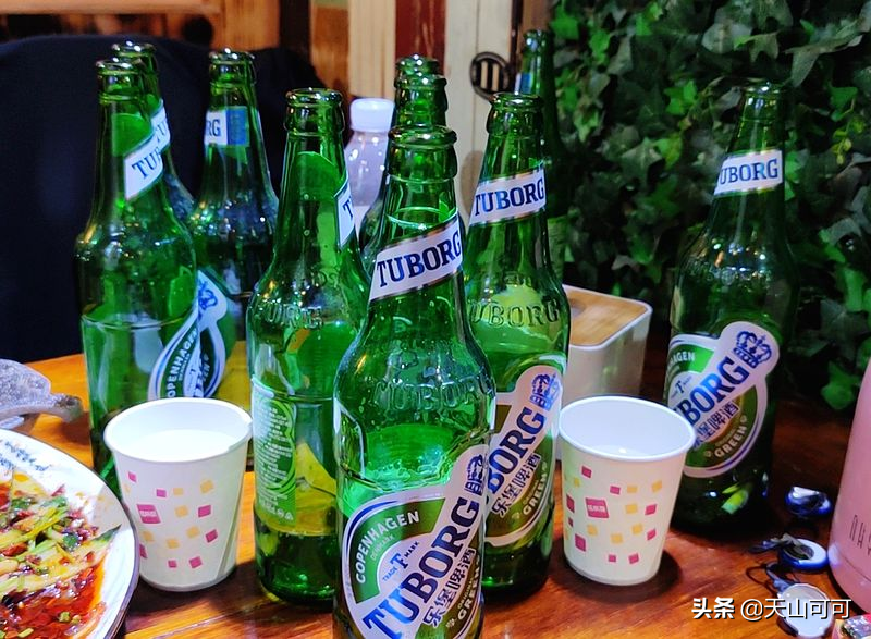 同样是啤酒，为什么乌苏啤酒能成网红，而爱喝它的却是新疆人？