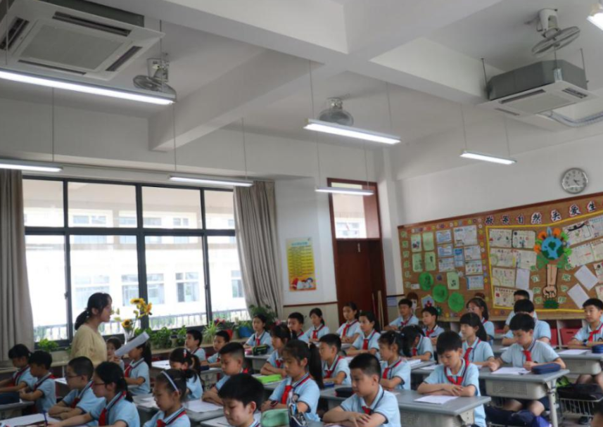 高考“零分”考生考场撕别人答题卡：堕入深渊前，她也曾乖巧