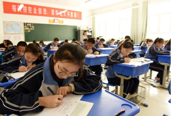 湖南有所高中很低调，33人被“空军航空大学”录取，全国第一名