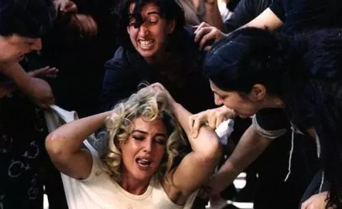 《西西里的美丽传说》：不被监督的人性，可以恶到什么地步