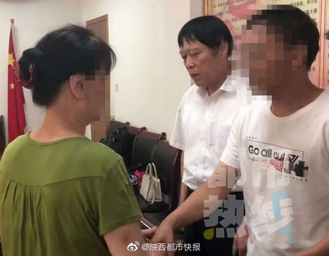 班主任辱骂女学生 区教体局局长及校长登门致歉