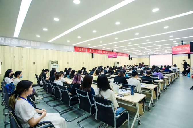 漂亮！名校云集，湖北女学霸脱颖而出，一举拿下“一等奖”！