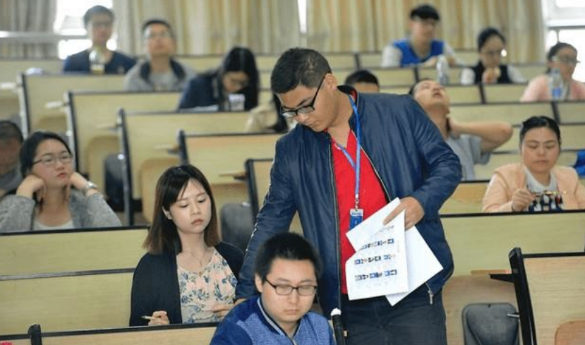 公务员盼来好消息，报考门槛将有变化，35周岁不再是硬性要求？