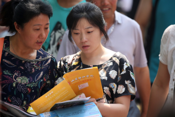 安徽高考生成绩超一本线7分，捡漏武汉211大学，填报志愿很重要