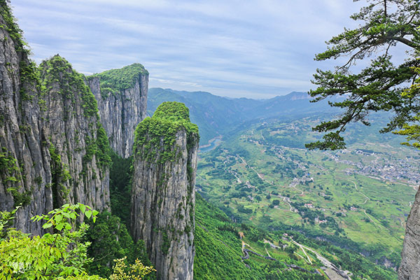 恩施旅游攻略自驾游路线，恩施旅游私人导游和恩施有哪些旅游景点