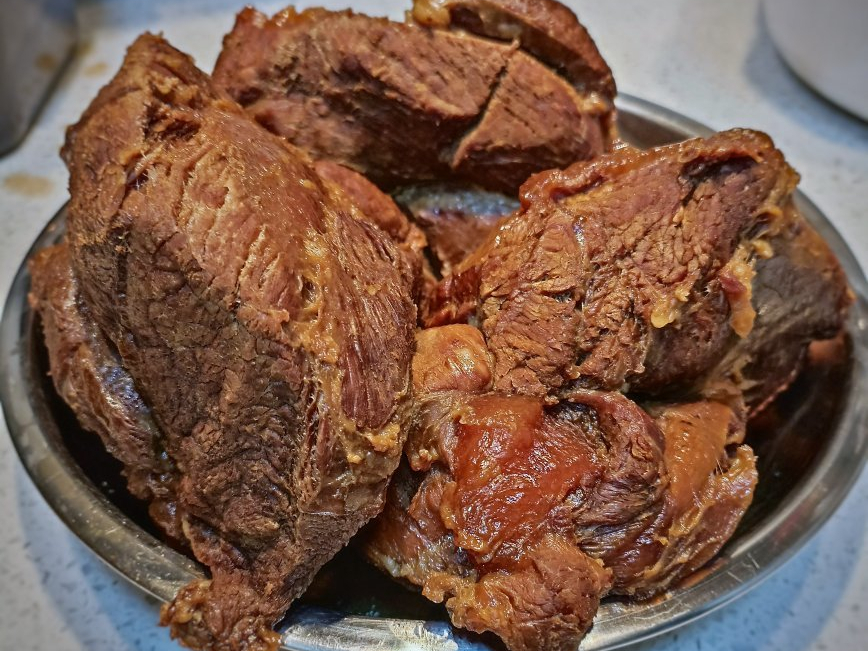 酱牛肉制作方法与牛腿肉烹饪技巧