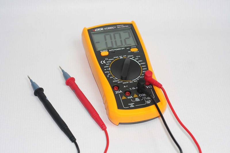 万用表可以测量设备是否漏电吗？俵哥说还是摇表好用