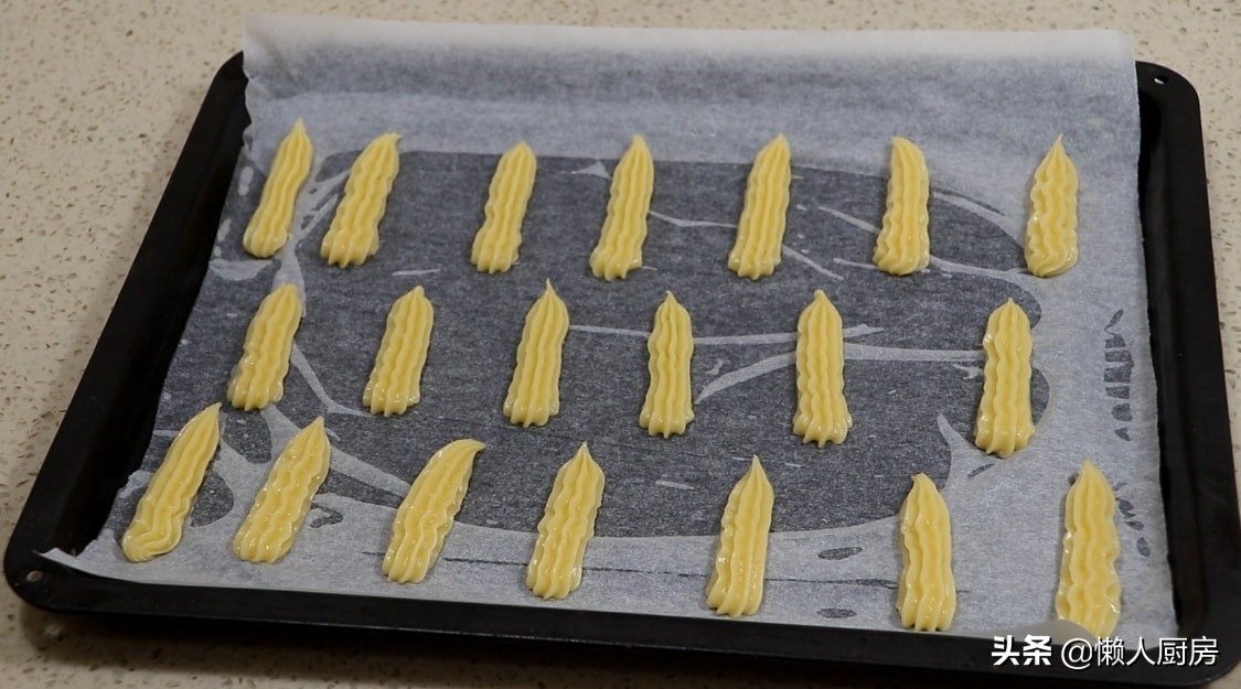 外国人最爱吃的小油条，我不用油炸的方法，吃起来外酥里软