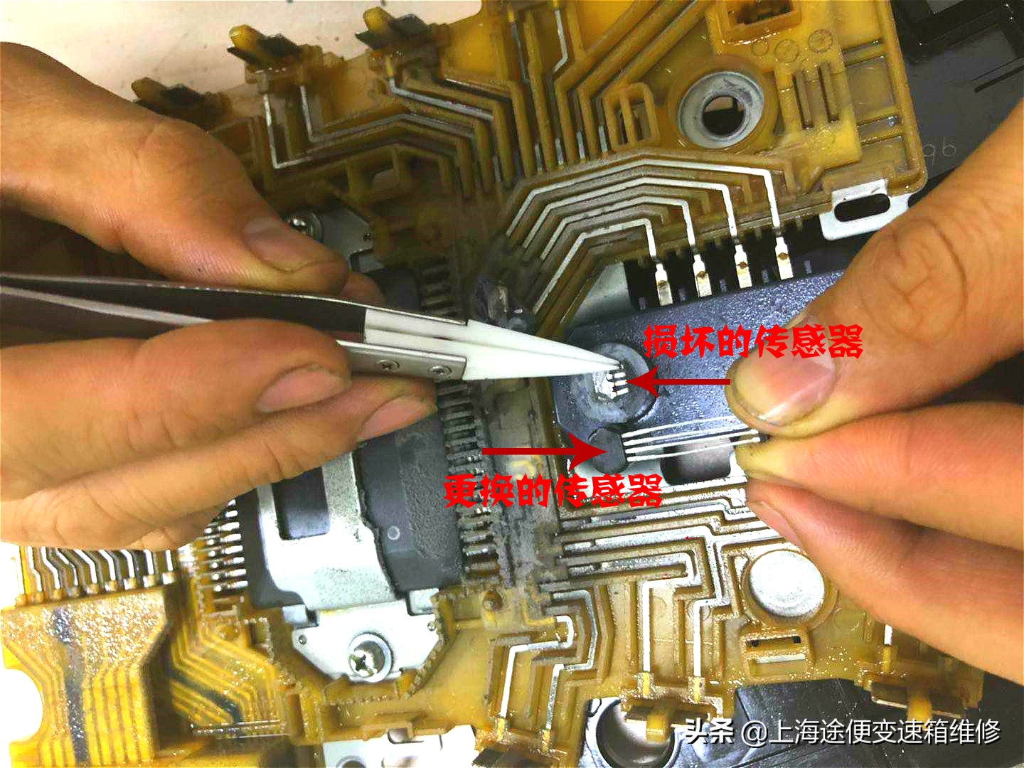 英菲尼迪FX35出现加速无力，顿挫，异响，抖动故障，变速箱维修