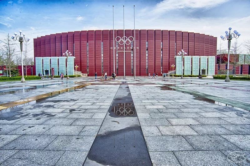 参办奥运会！党中央、国务院表彰！这所大学走出女子世界冠军、第一位华人世界小姐！