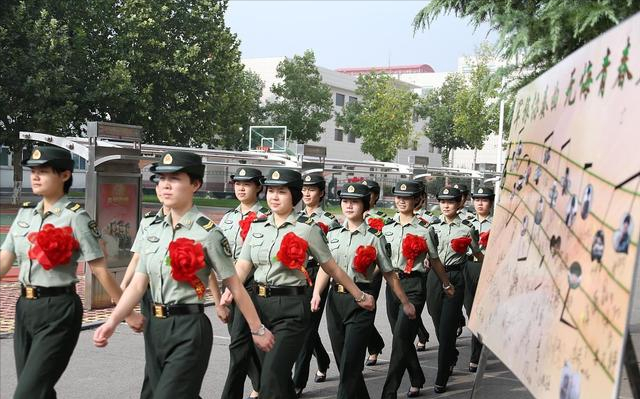 大学上几年（为何说当兵最好当2年）