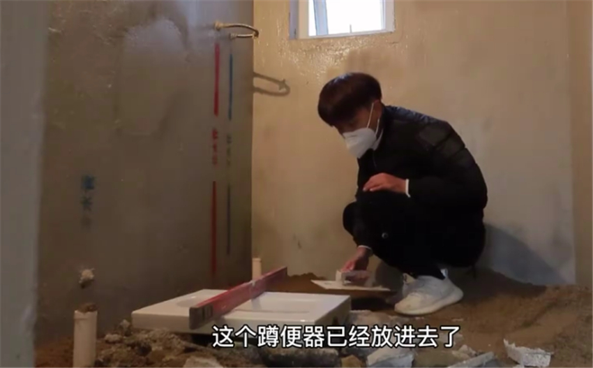 90后小伙租毛坯房爆改，10天仅花3万就装成这样？房东都认不出来