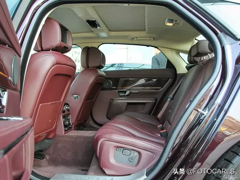 捷豹XJL 5.0巅峰创世版实拍,售价258.8万,它不跟BBA一般见识