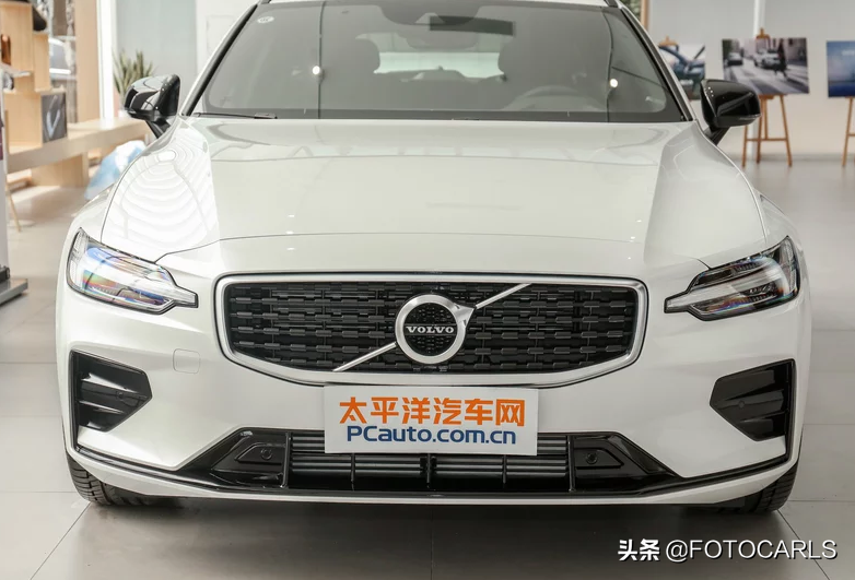 沃尔沃V60 T5低配实拍，售价38.99万无四驱，为打折做铺垫？