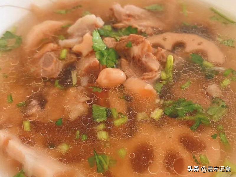 入秋之后，广东人爱喝这6道汤，滋补润燥又营养，让你轻松过秋