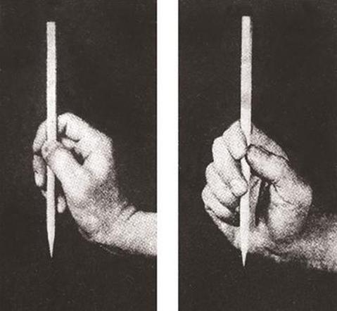 「转」标准的毛笔握笔方法和握笔姿势（附毛笔的握笔方法图解）