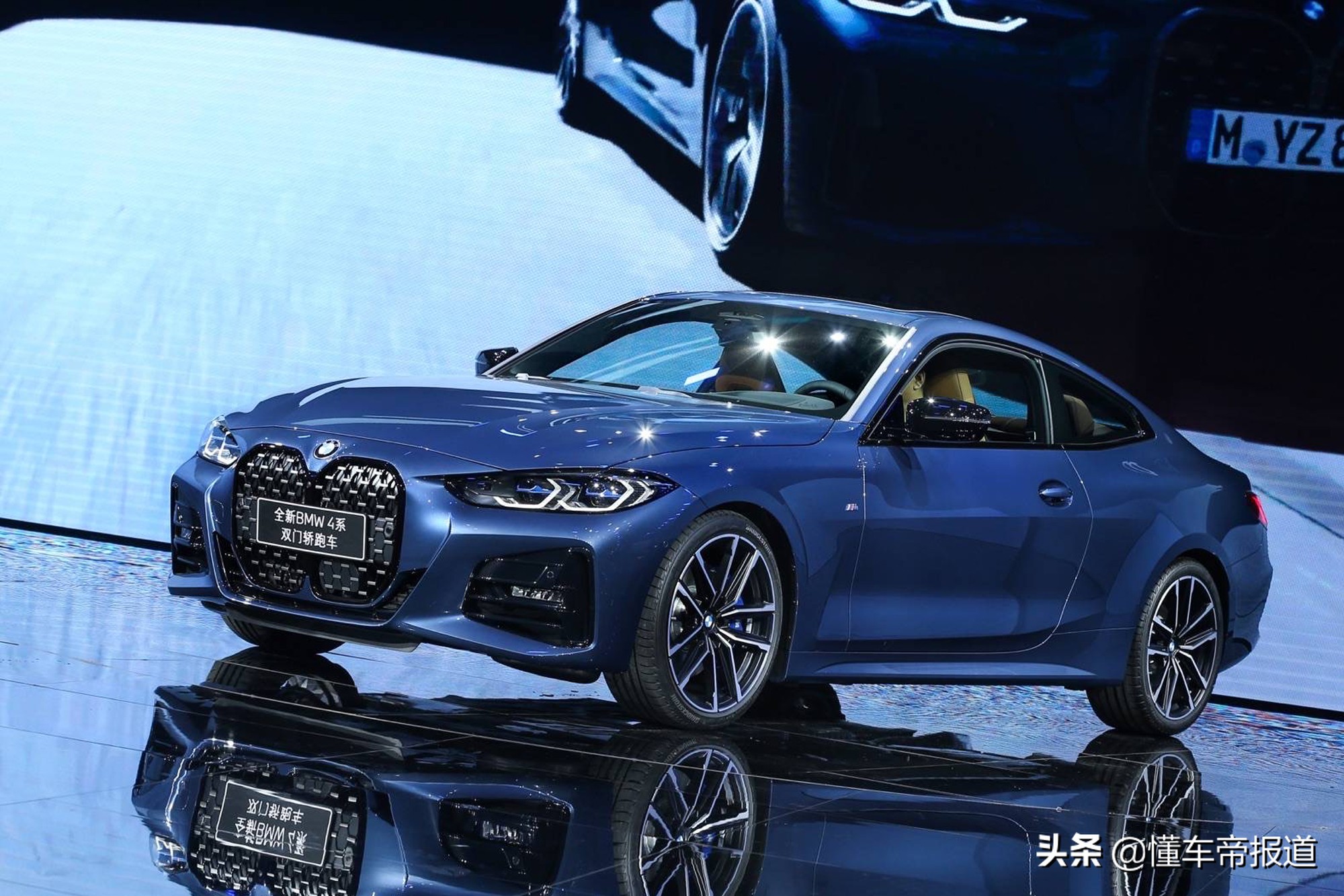 全新4系coupe双门轿跑车正式发布并开启预售,其将推出425i和430i车型