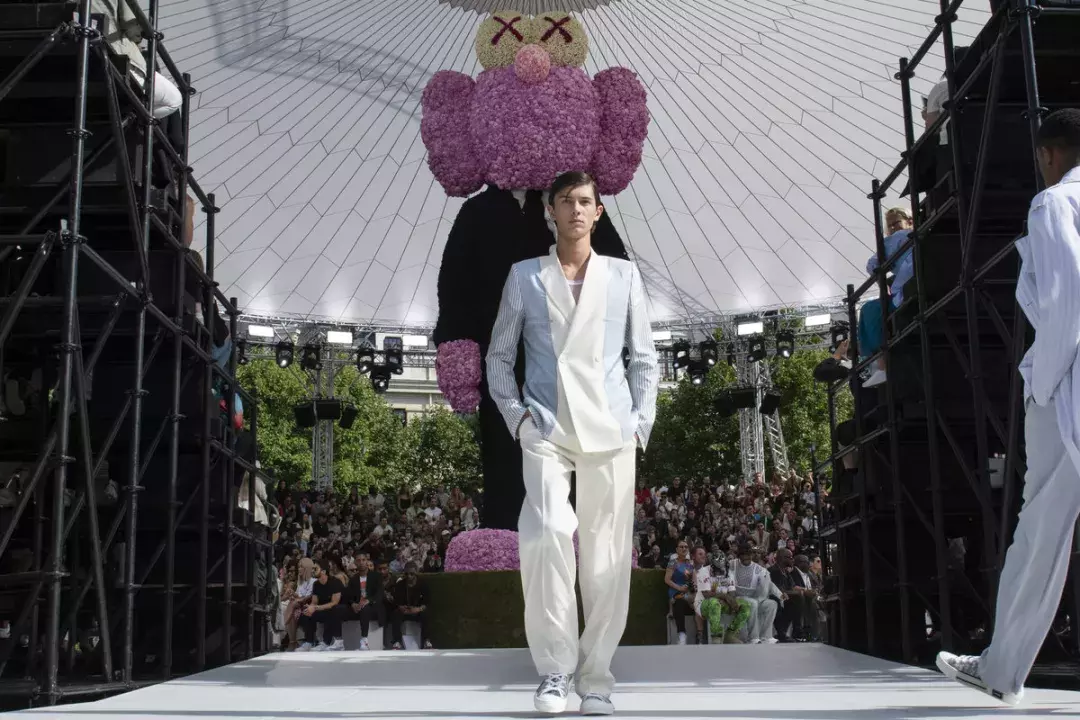 现在的 Dior 不再只有性感,它正变得“ 爆款 ”起来
