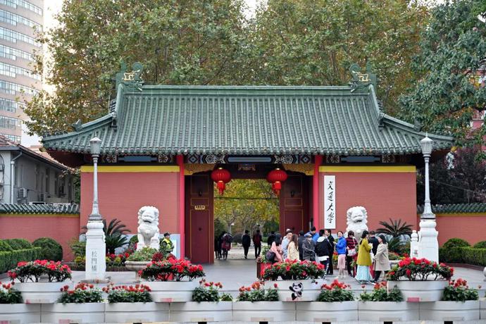 国内大学的门面，越来越不能看了