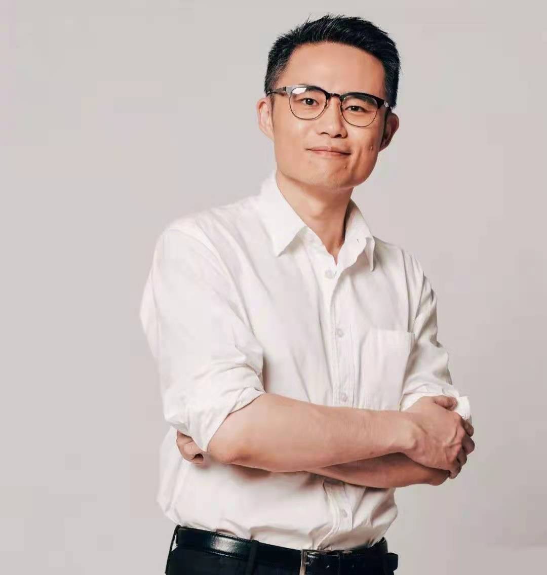 武大副教授被曝出轨多位女生！聊天内容不堪入目，女友小他19岁