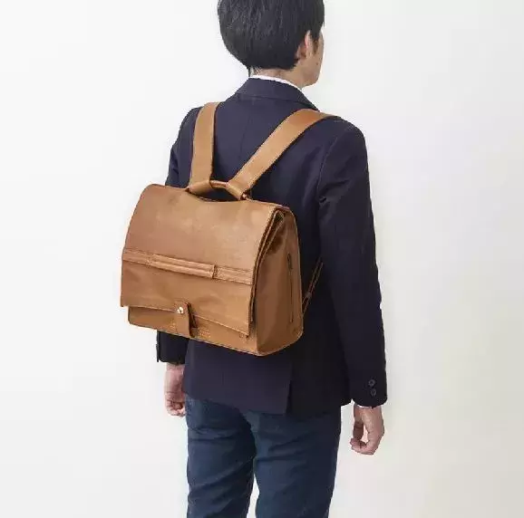包包丨与冬天绝配的「皮革包」，去这些品牌里选