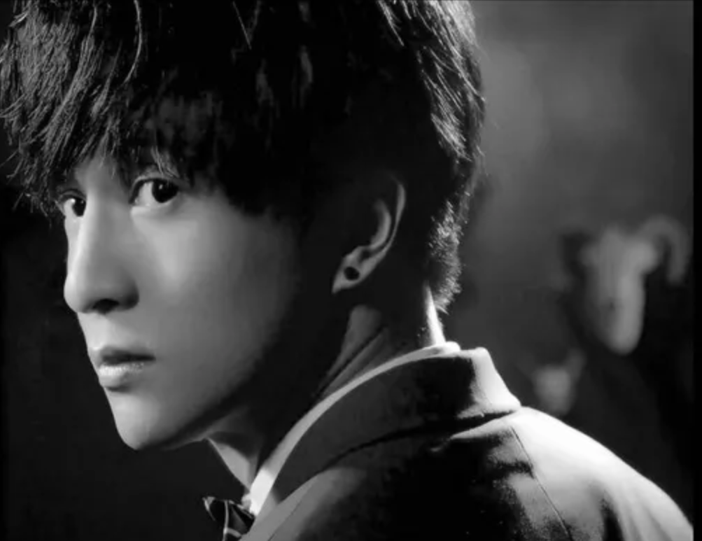 薛之谦最戳心的25句歌词,年少不懂薛之谦,听懂已是伤心人