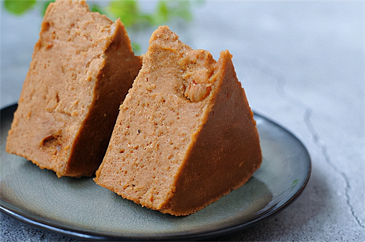 比蛋糕细腻、比发糕柔软，天气寒冷抓紧吃！这道冬天“黄金”糕