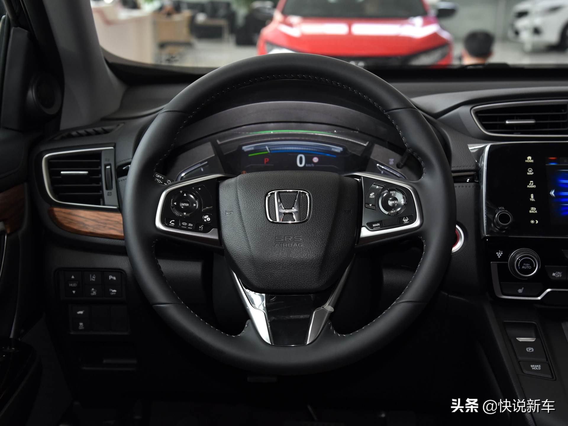 空间大保值率高，油耗表现一般，实拍CR-V