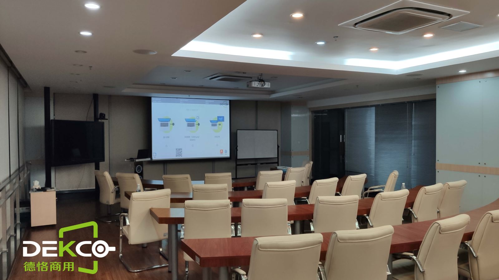 手把手教您，如何将笔记本电脑信号无线投屏到电视或投影机显示