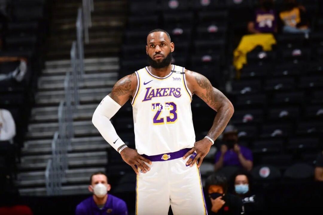 全能王！盘点NBA拿到三双最多的十大球星：詹姆斯仅排第五名
