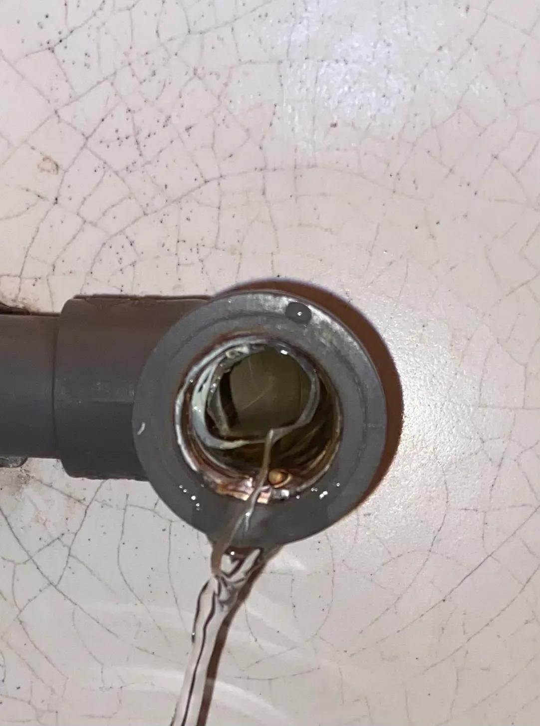 水龙头的更换（您的方法操作，正确了吗？）??