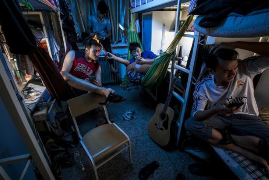 大学生连挂8科，差点被劝退，父亲：家门不幸，做人要有良心