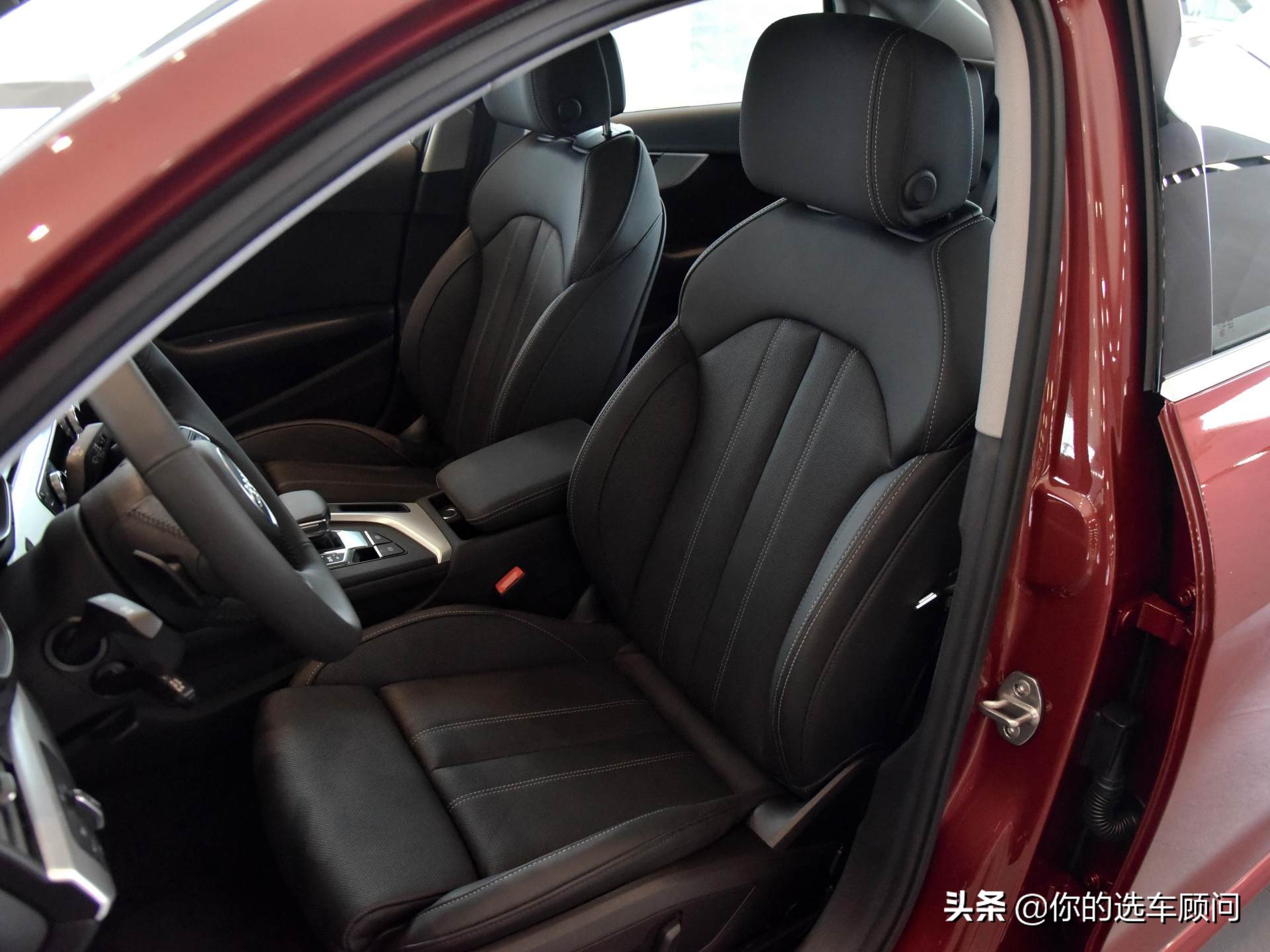 2.0T+四驱，折扣极大配置高的豪华三厢车，实拍奥迪A4L